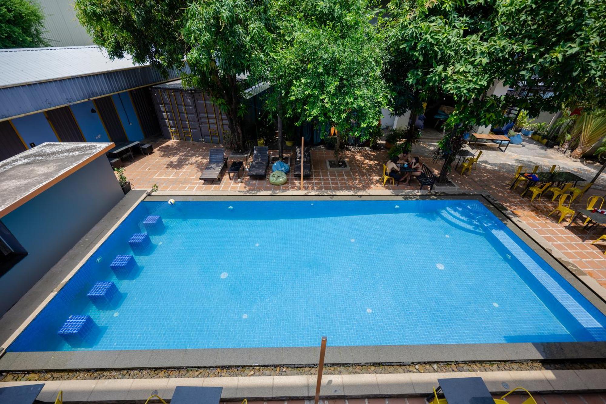 White Rabbit Hostel Siem Reap Extérieur photo