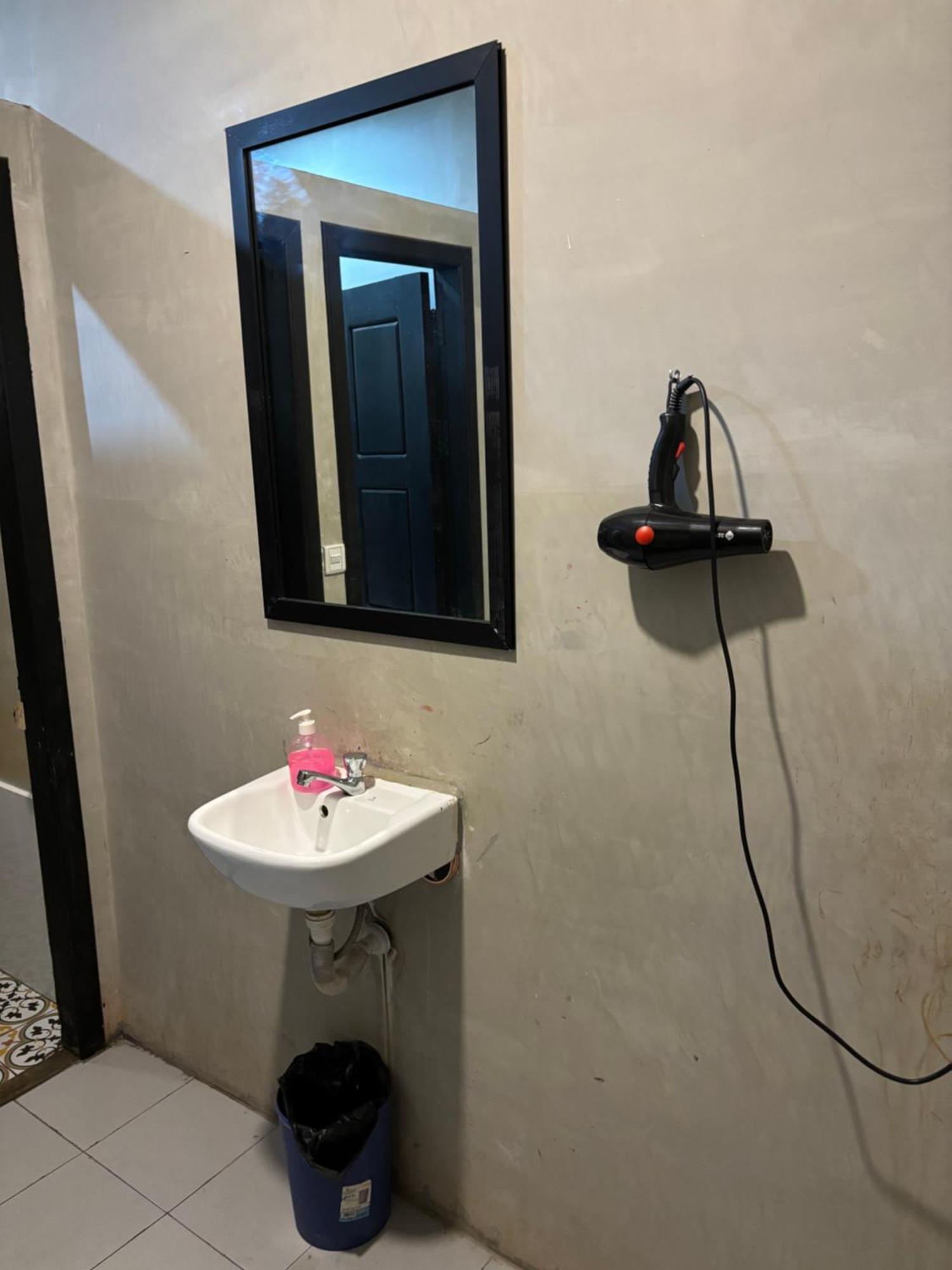 White Rabbit Hostel Siem Reap Extérieur photo